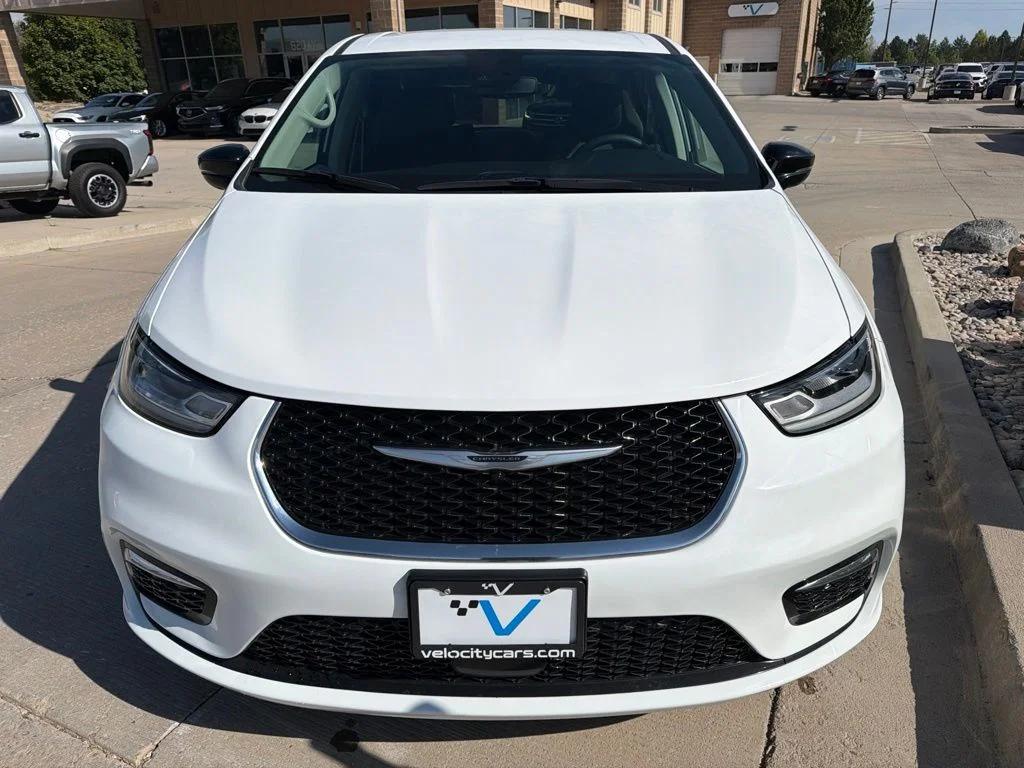 chrysler pacifica phev 2024 2C4RC1S76RR144685 image chrysler pacifica phev 2024 2C4RC1S76RR144685 image
